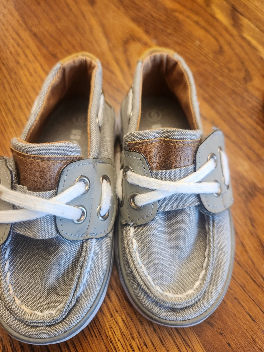 Kids Canvas Boat Sneakers with Contrast Trim in Light Gray